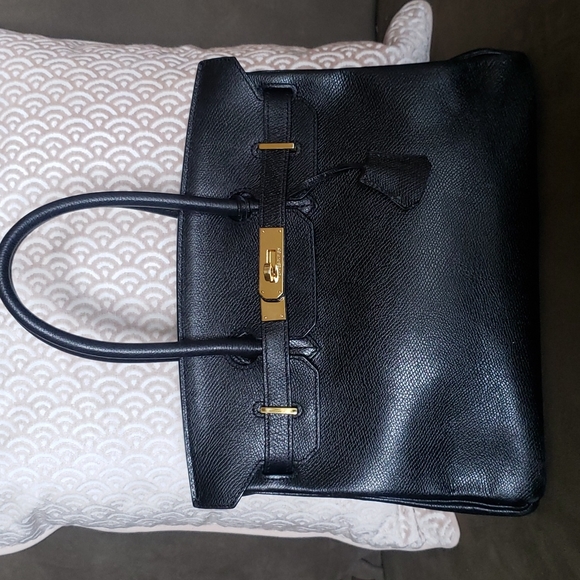 Hermes Handbags - SALE!💥Hermès Birkin black bag small 30 gold hardware